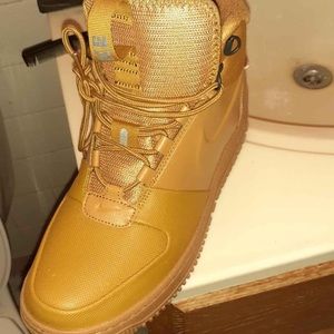 Meet your Posher, Tj